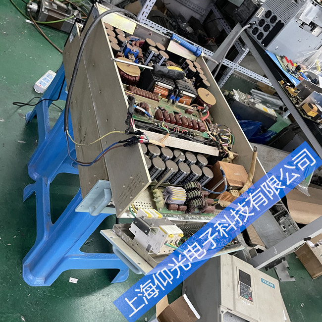 �S������(gu��)AE���l�ԴRF Generator��Ҋ���ϾS��