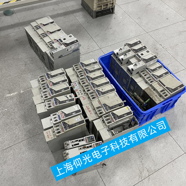 AB Kinetix 350�ŷ��������@ʾF13���ϾS�޷���